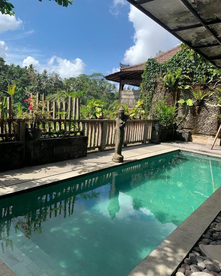 Ubud Paras Villa ภายนอก รูปภาพ