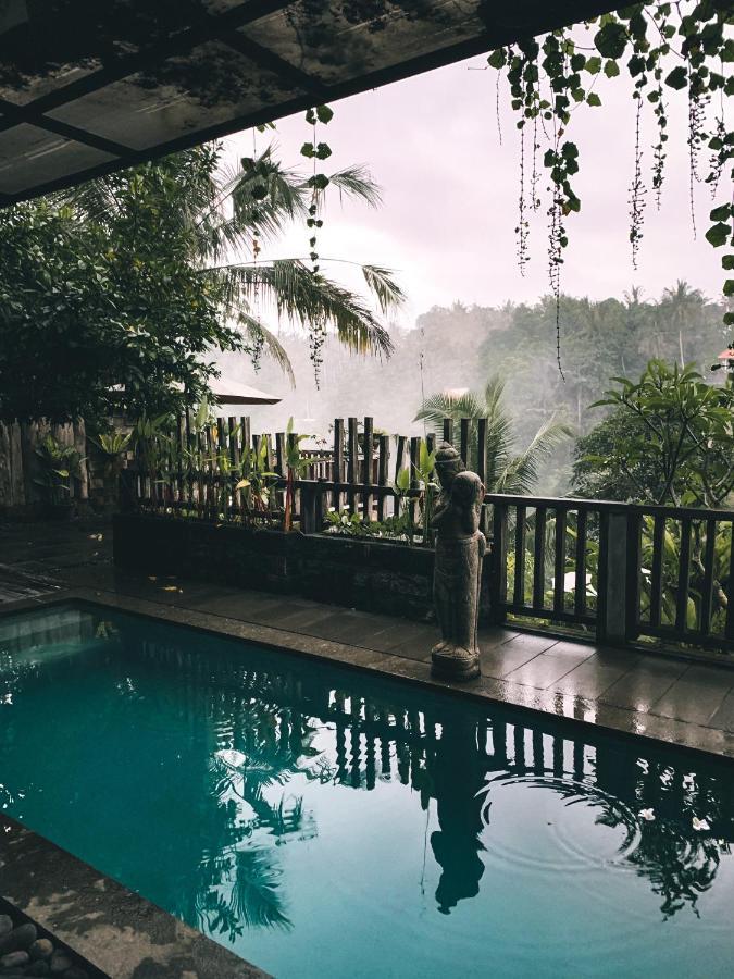 Ubud Paras Villa ภายนอก รูปภาพ