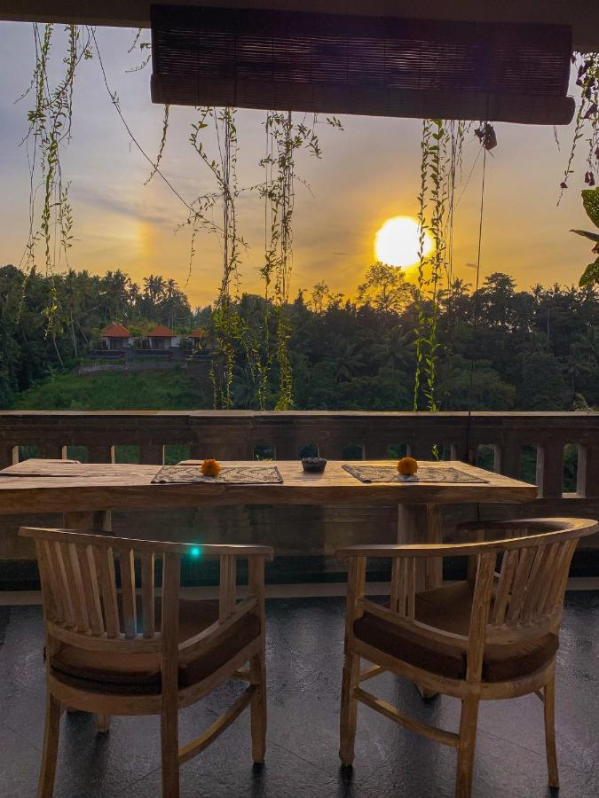 Ubud Paras Villa ภายนอก รูปภาพ