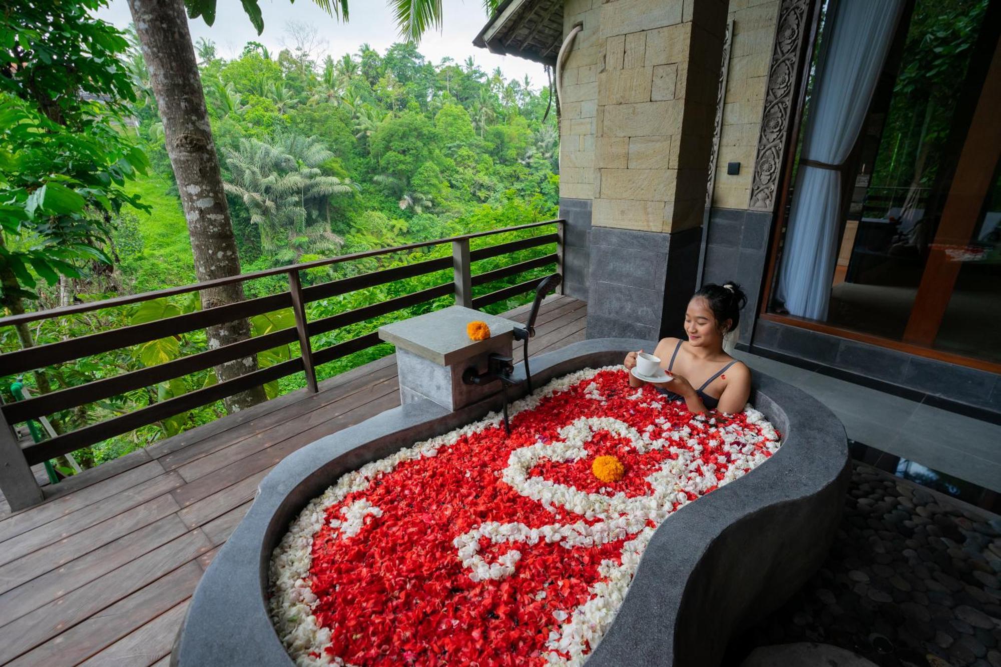 Ubud Paras Villa ภายนอก รูปภาพ