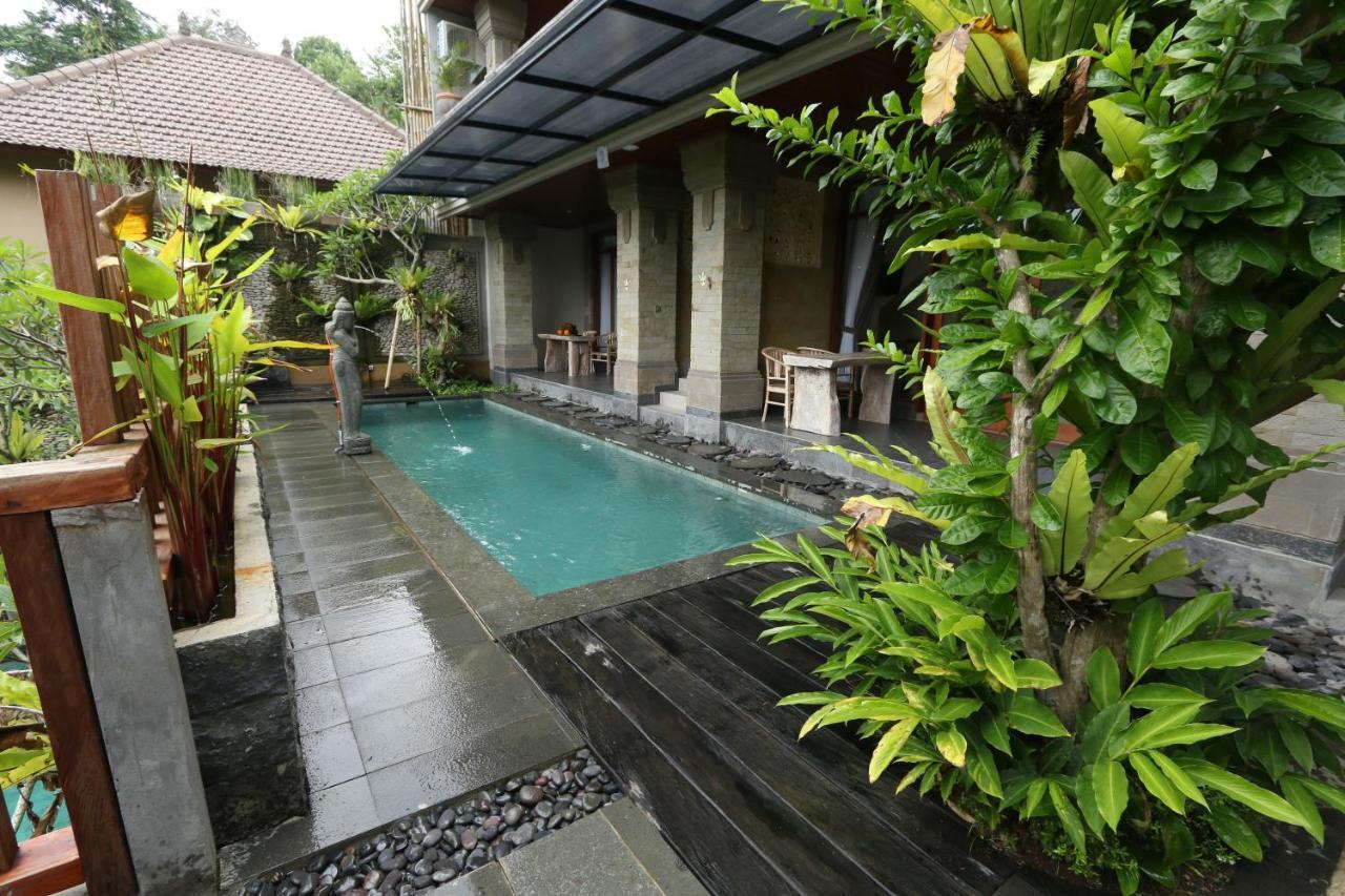 Ubud Paras Villa ภายนอก รูปภาพ