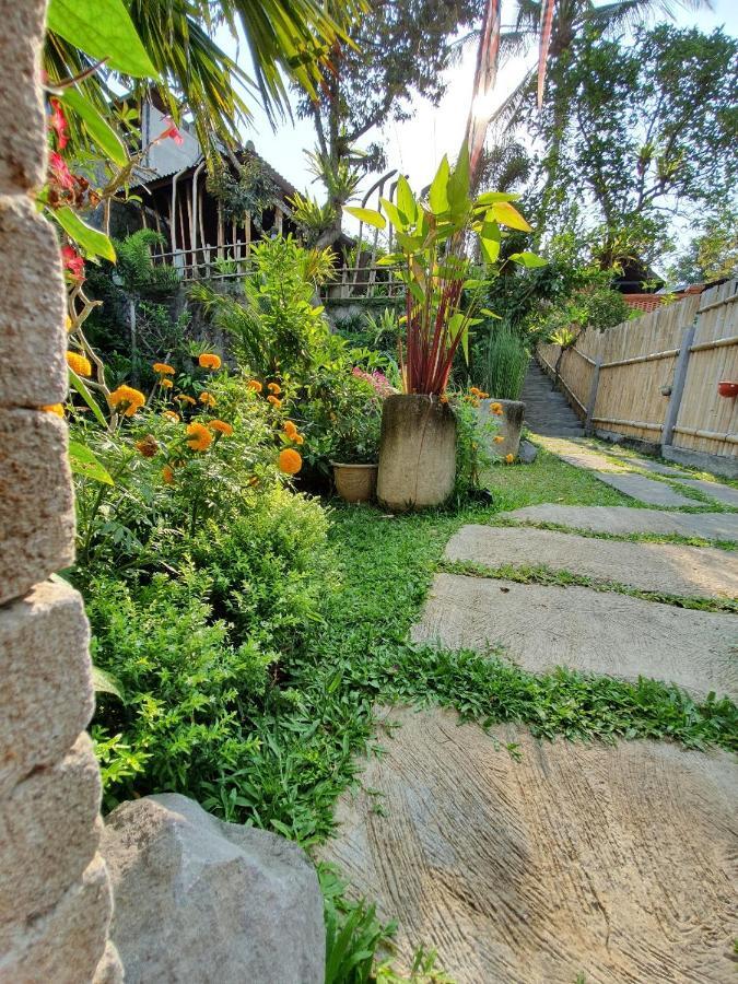 Ubud Paras Villa ภายนอก รูปภาพ